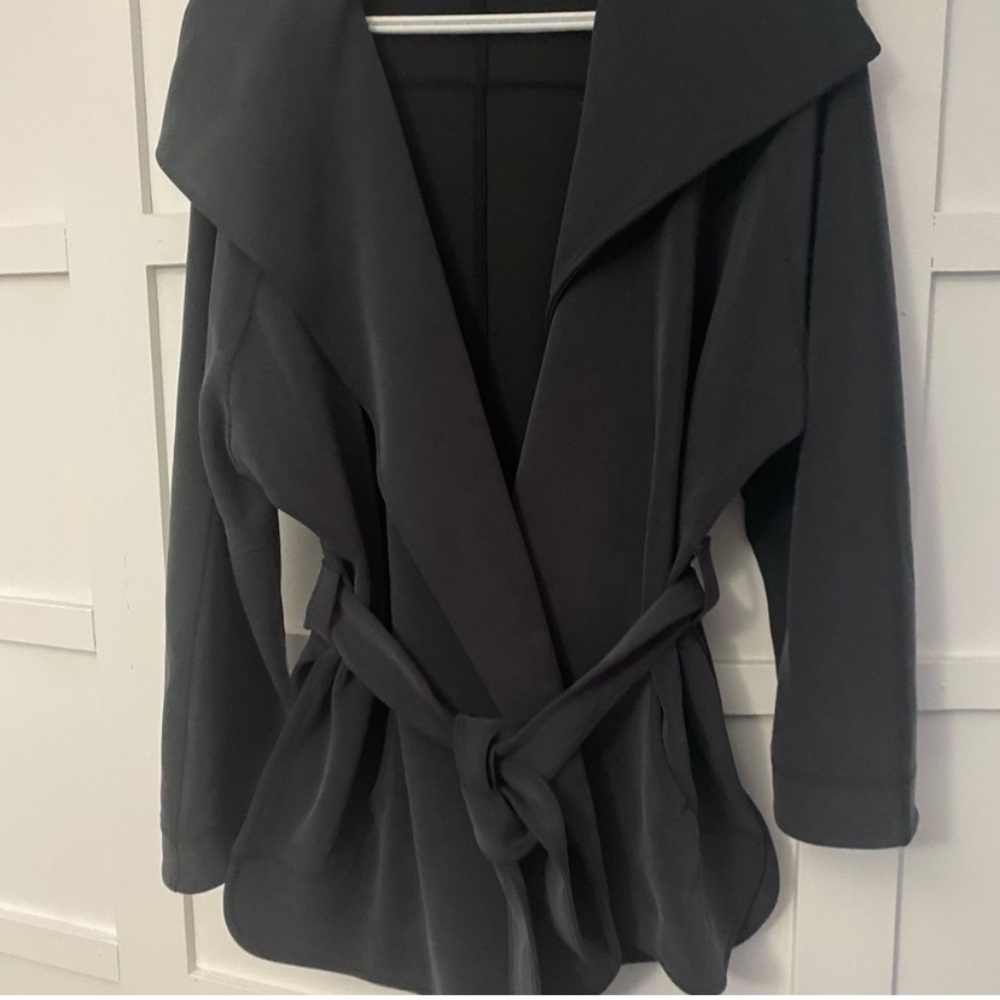 Lululemon Softstreme  belted wrap